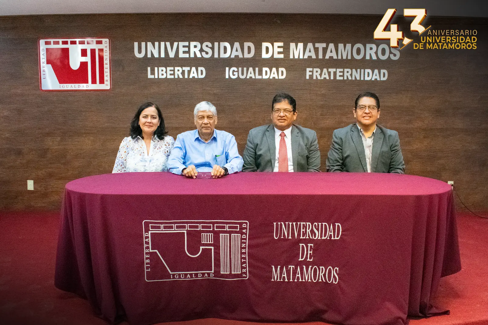 Autoridades de la Universidad de Matamoros participan en la presentación de responsabilidades académicas de Enfermería.