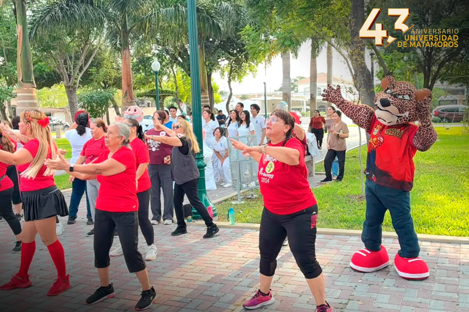 Jaguar UDM participa en una actividad física durante la campaña Don’t Miss a Beat.